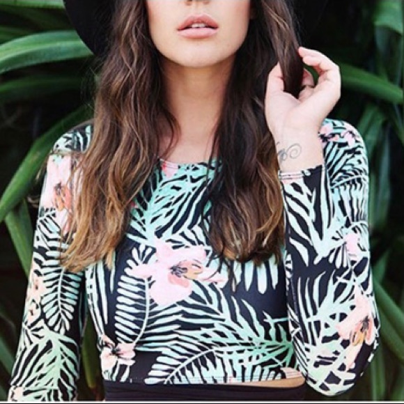 🍍Host Pick!! 🎉Tropical Tankini wetsuit/swimsuit - Picture 5 of 6